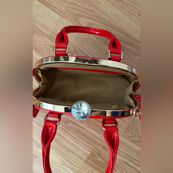 Red purse - Picture 3 of 4